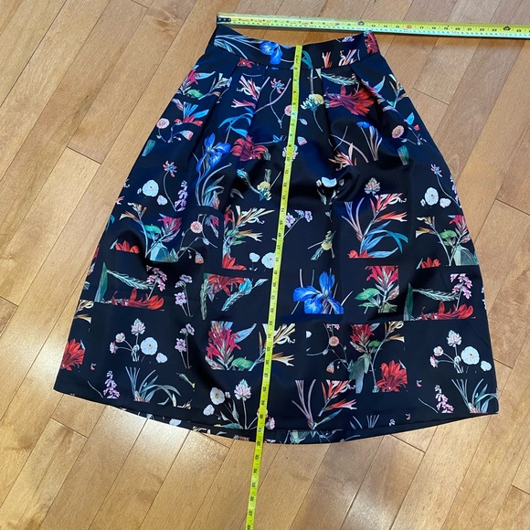 Next UK Floral Satin Midi Skirt with Pockets - Picture 4 of 10